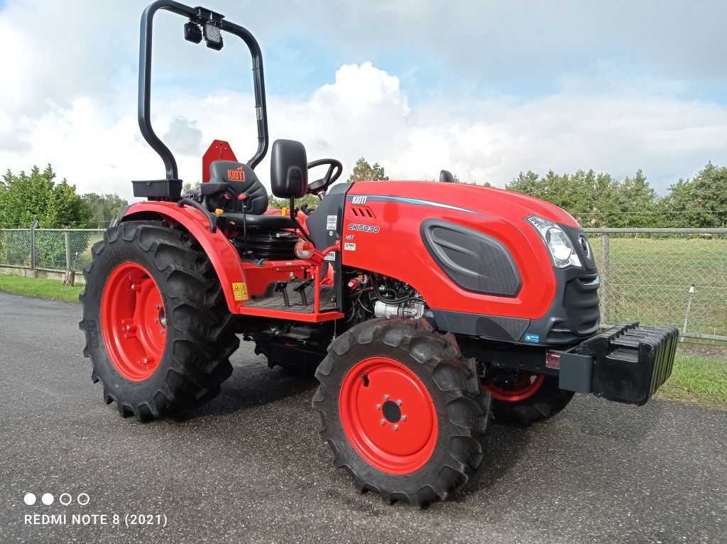 KIOTI CK5030 HST Rops  Nieuw CK5030 HST (Life is to short to buy a boring tractor  !!!!!  )