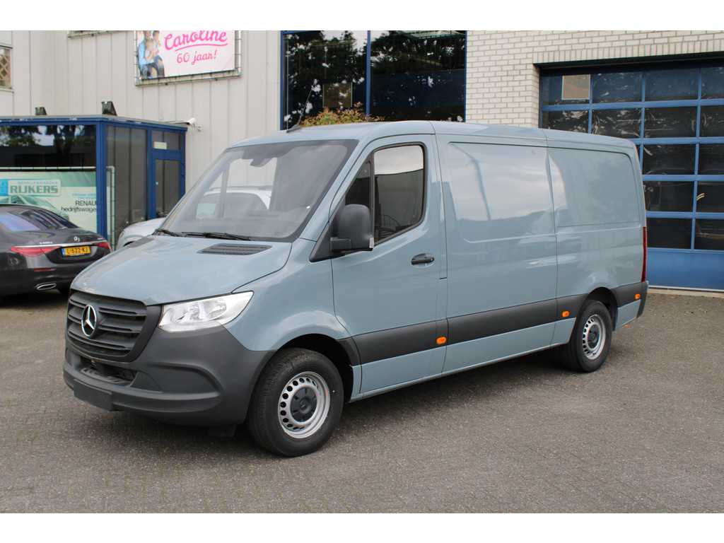 Mercedes-Benz Sprinter 315 CDI L2H1 RWD MBUX met navigatie en camera, Geveerde stoel