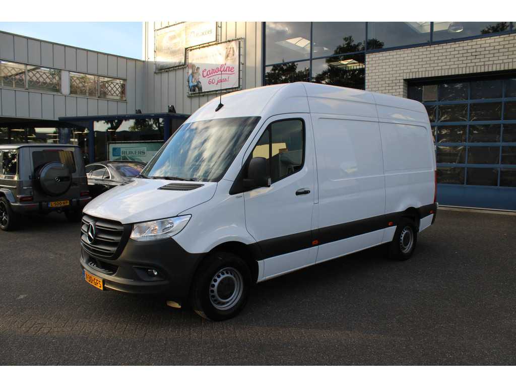 Mercedes-Benz Sprinter 317 CDI L2H2 RWD MBUX navigatie met 360 graden camera, Geveerde stoel, Stoelverwarming, Etc.