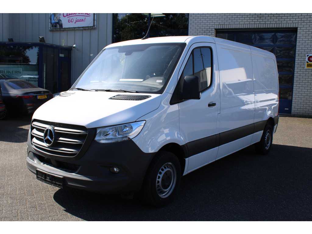 Mercedes-Benz Sprinter 311 CDI L2H2 FWD MBUX met camera, Cruise controle, Etc.