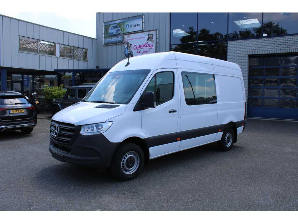 Mercedes-Benz Sprinter 317 CDI L2H2 DC 3500 kg trekhaak, MBUX met camera, Geveerde stoel