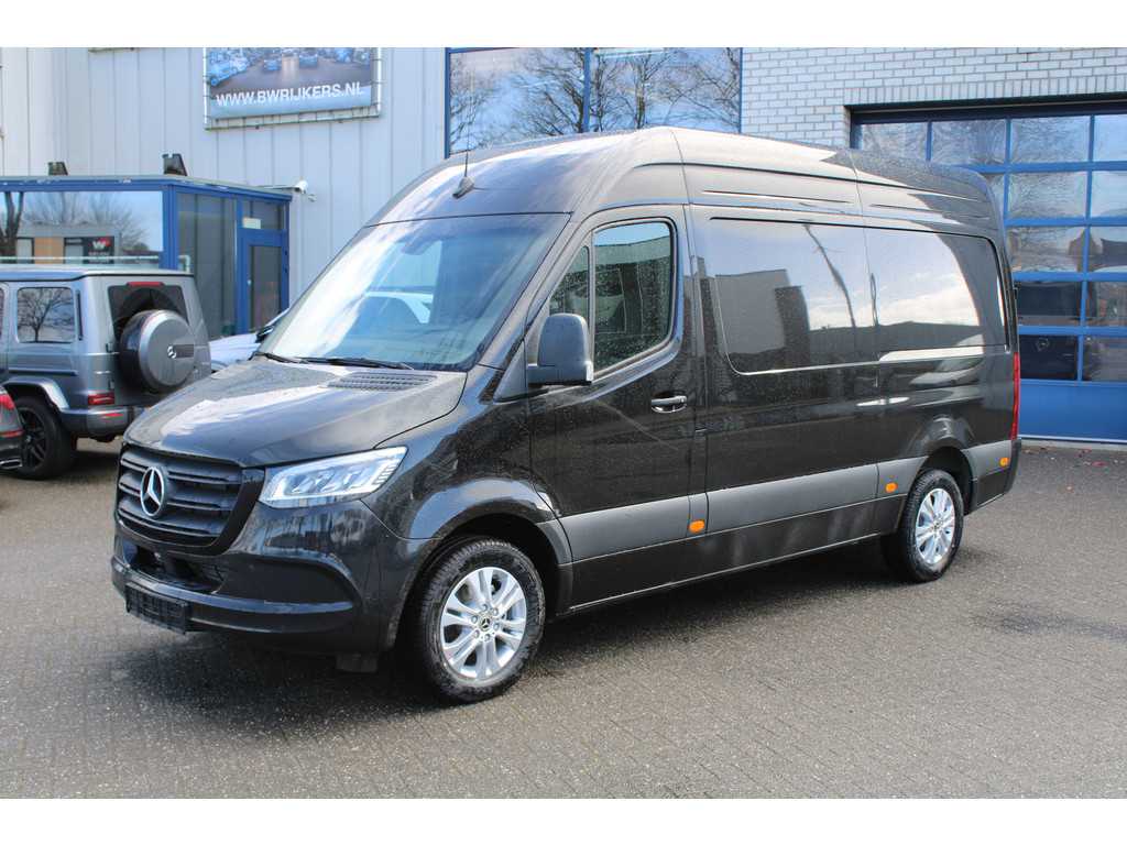 Mercedes-Benz Sprinter 317 CDI L2H2 3500kg trekhaak, LED, MBUX met parkeerpakket en camera, Etc.