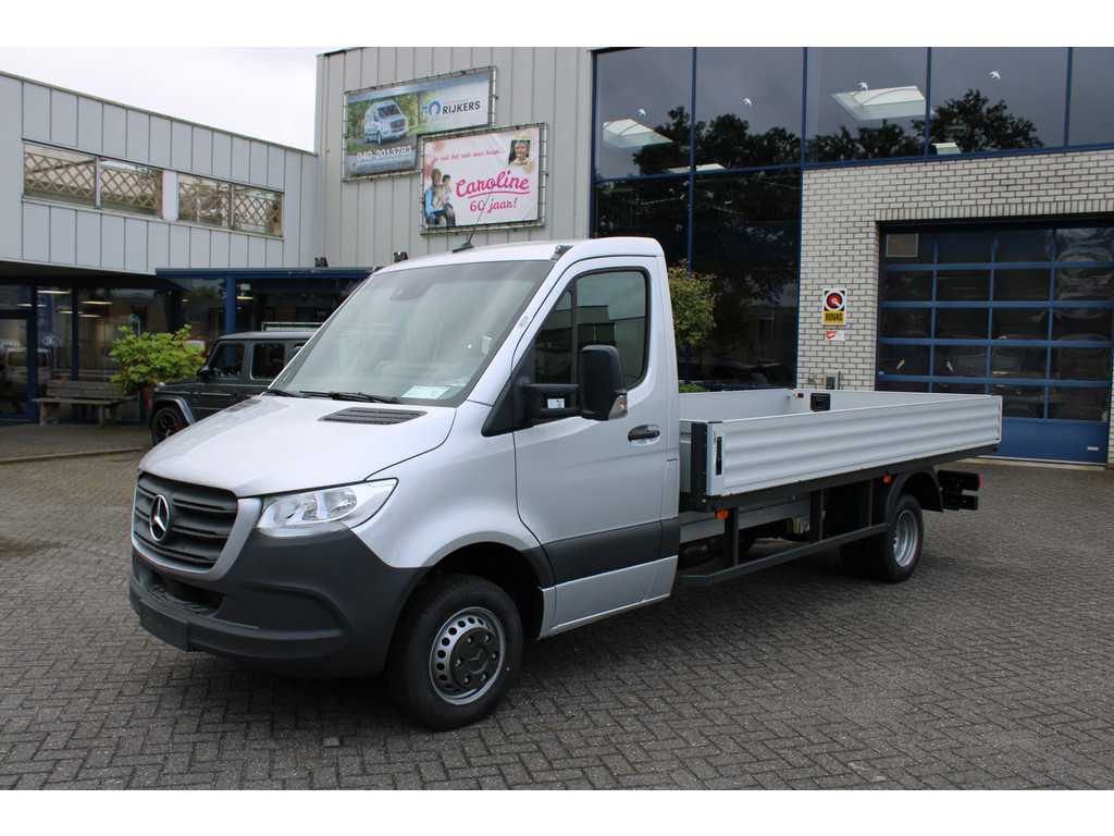 Mercedes-Benz Sprinter 517 CDI 3500kg trekgewicht, MBUX, Geveerde stoel, Etc.