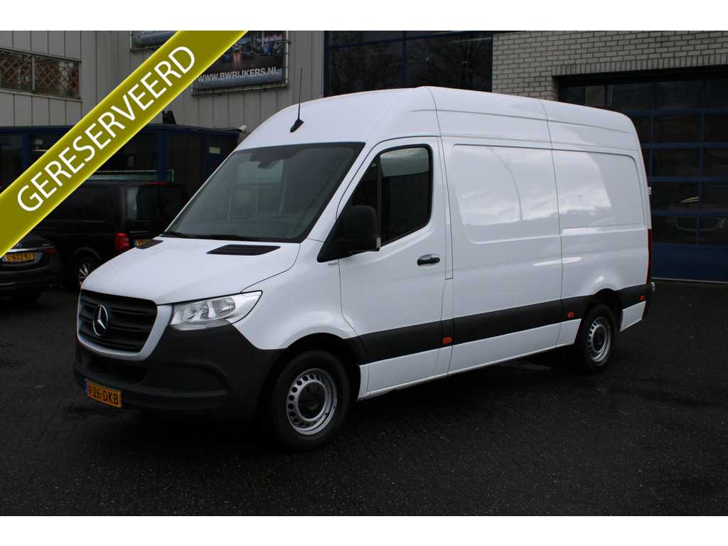 Mercedes-Benz Sprinter 317 CDI L2H2 MBUX met camera en Apple Carplay / Android Auto