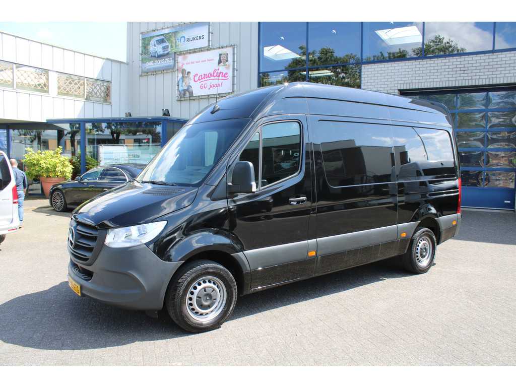 Mercedes-Benz Sprinter 317 CDI L2H2 RWD 3500 kg Trekhaak, MBUX met camera,