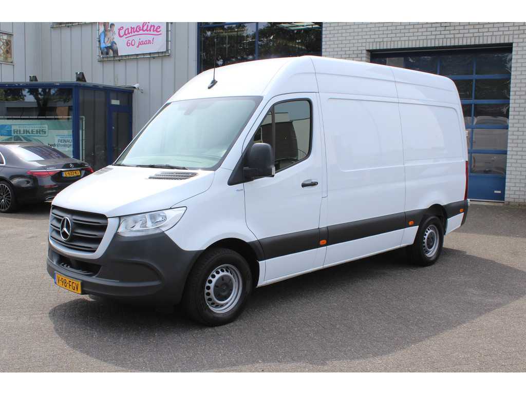 Mercedes-Benz Sprinter 317 CDI L2H2 RWD MBUX met camera, Airbag bijrijder, Etc.