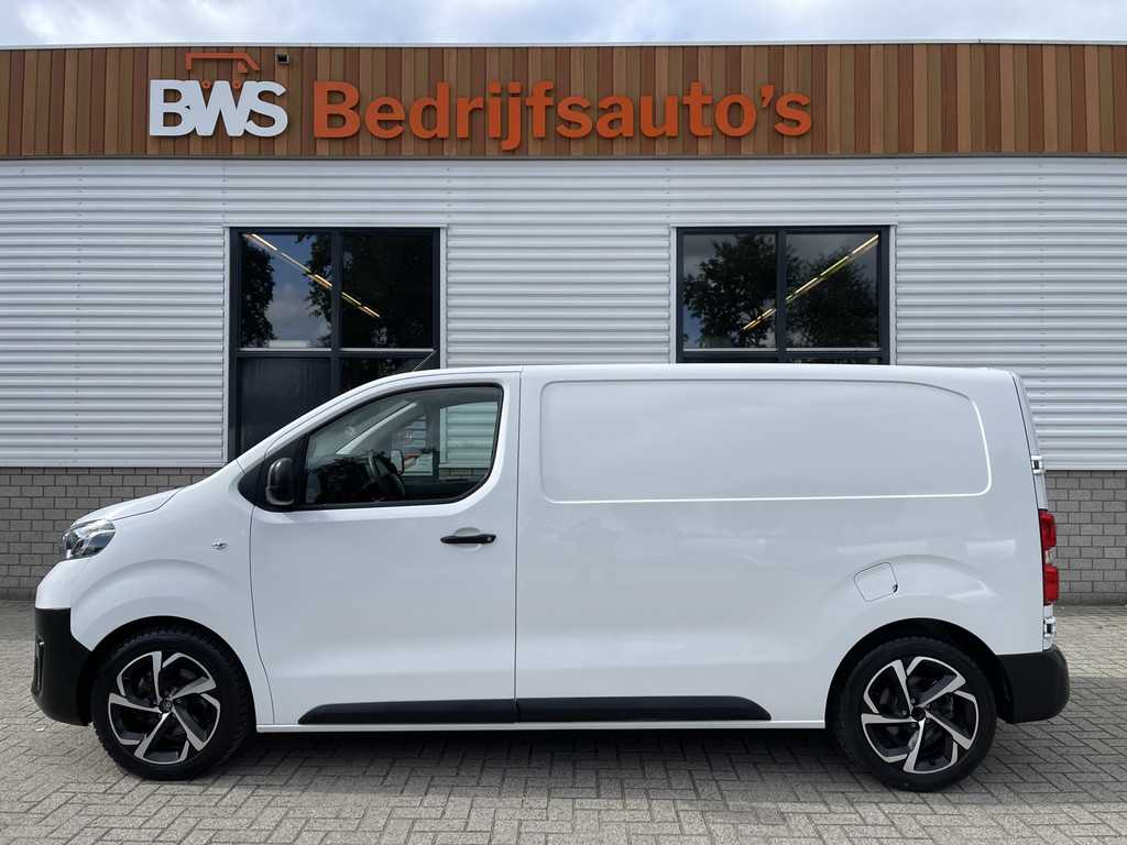 Toyota ProAce Worker 1.6 D-4D Cool Comfort / rijklaar € 15.950 ex btw / lease vanaf € 315 / airco / cruise / bijrijdersbank / trekhaak !