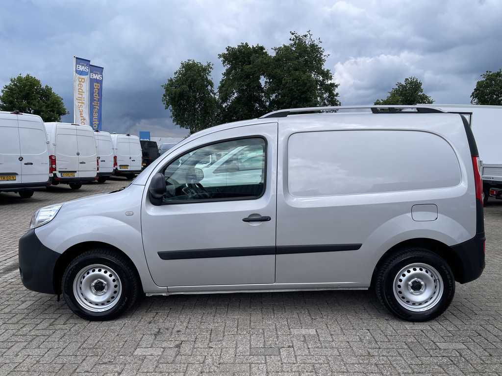 Renault Kangoo Express 1.5 dCi 75 Express Comfort / vaste prijs rijklaar € 10.950 marge ( btw vrij ) / lease vanaf € 238 / airco / cruise / navi / zilver metallic / trekhaak / dakrails