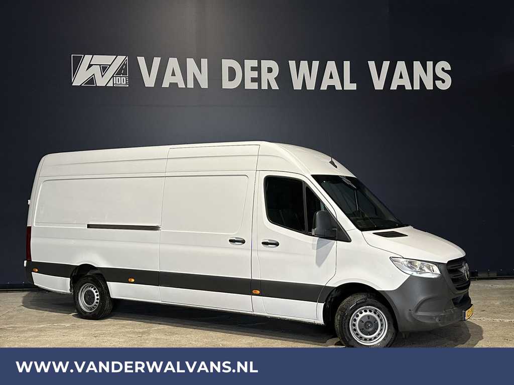 Mercedes-Benz Sprinter 317 CDI 170pk L3H2 Euro6 Airco | MBUX | Camera | Navigatie | Trekhaak | Cruisecontrol Parkeersensoren, Bijrijdersbank