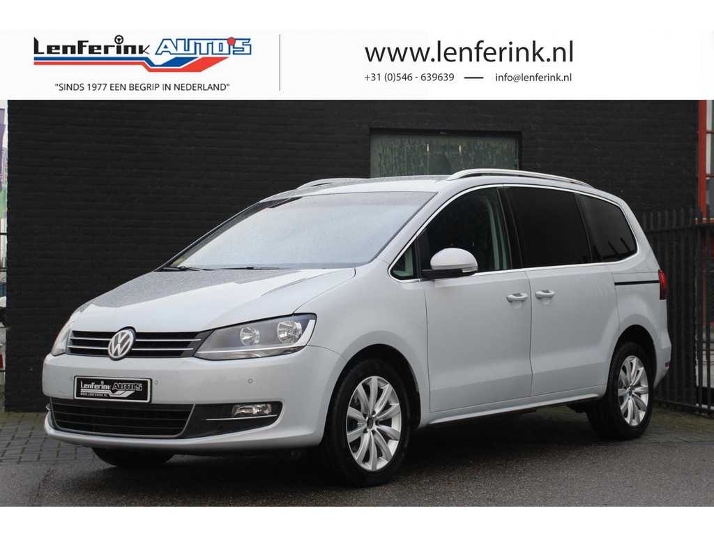 Volkswagen Sharan 2.0 TDI 150 pk DSG Aut. GRIJS KENTEKEN Trekhaak Navi, Adapt.Cruise, 2x Elek. Schuifdeur, Leder Zwart