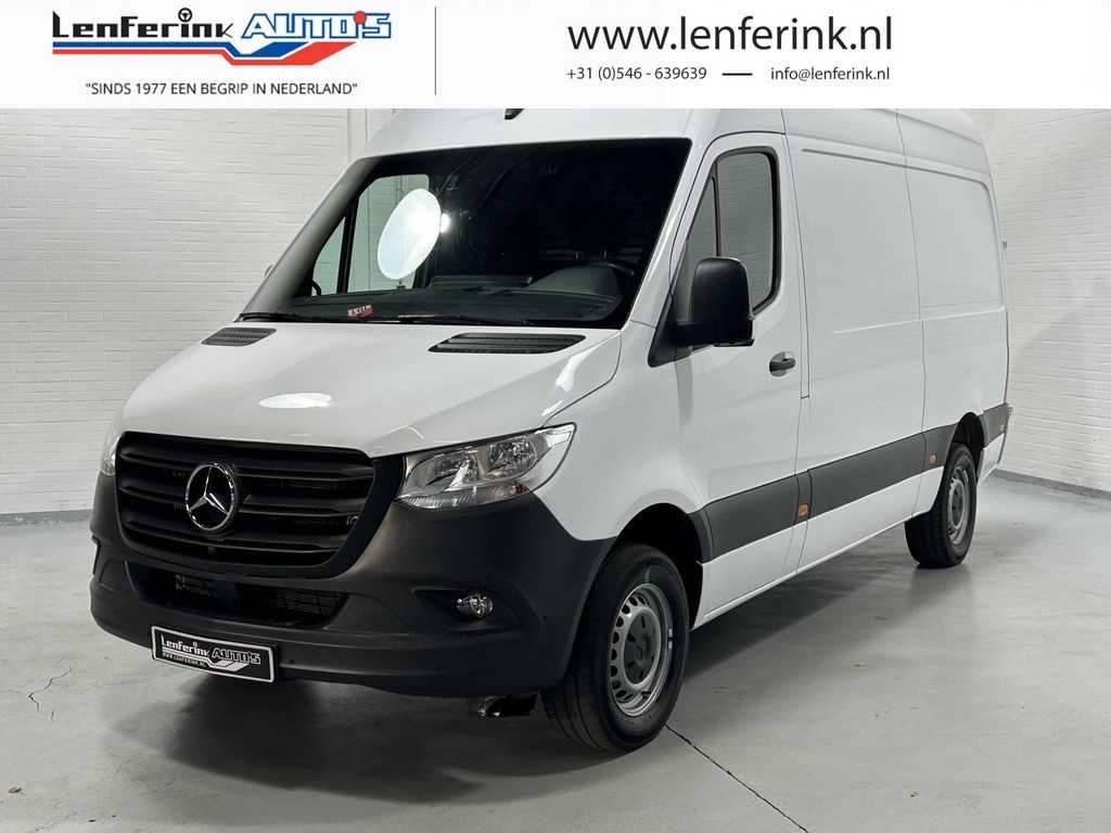 Mercedes-Benz Sprinter 317 CDI 170 pk L2H2 Automaat MOTORSCHADE Laadruimte pakket, PDC V+A, Opstap achter, 3-Zits