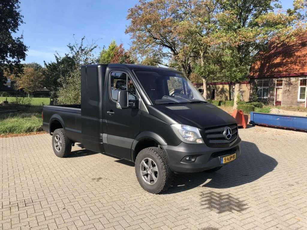 Mercedes-Benz Sprinter 319 4x4 luchtgeremd slaap cabine v6