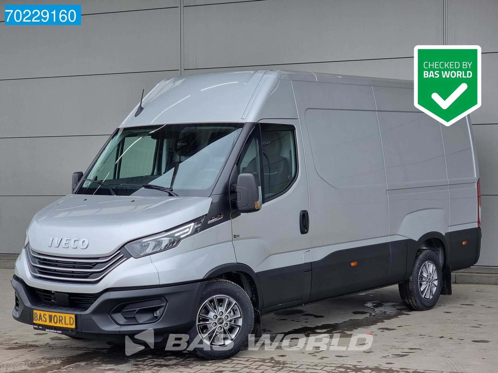 Iveco Daily 35S18 3.0L Automaat L2H2 ACC Navi Camera LED LM velgen 12m3 Airco