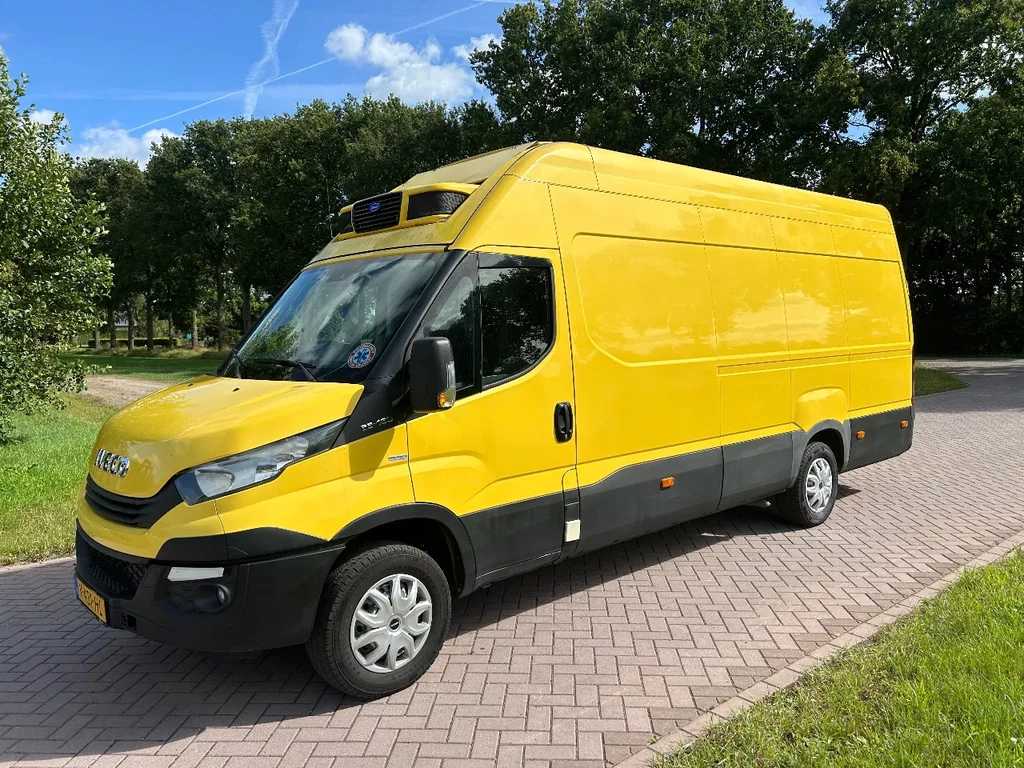 Iveco 35S18 met koeling Carrier transport koeling