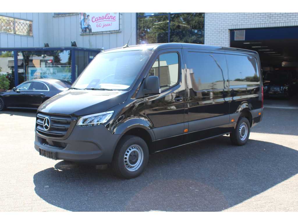 Mercedes-Benz Sprinter 317 CDI L2H1 3500 KG trekgewicht, LED, MBUX 10.25 met camera, Smartphone integratie