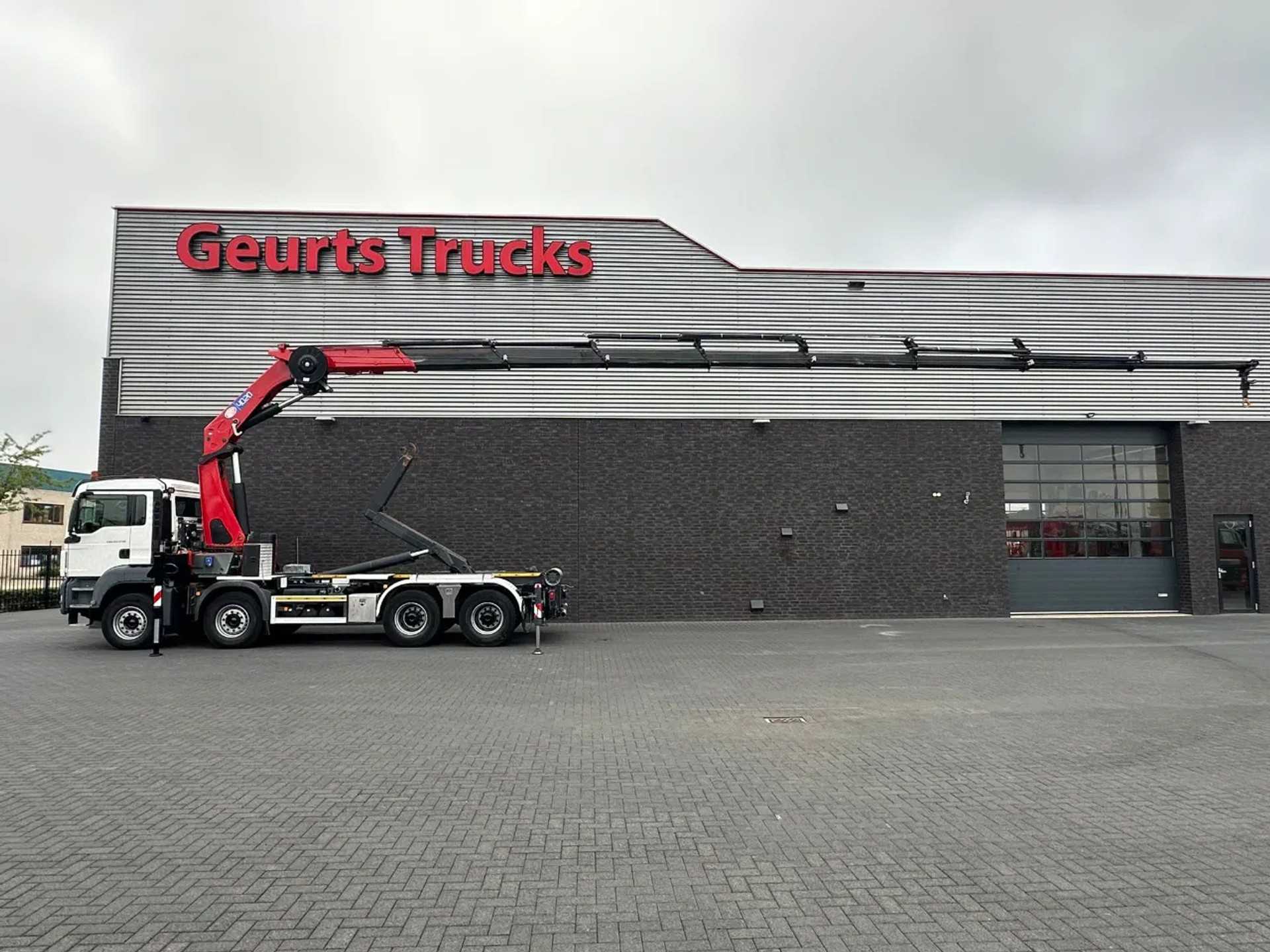 MAN  TGS 35.400 8X4 MET VDL S-20-5500 HAAKARMSYSTEEM + HMF 4020-K8 KRAAN/KRAN/CRANE/GRUA