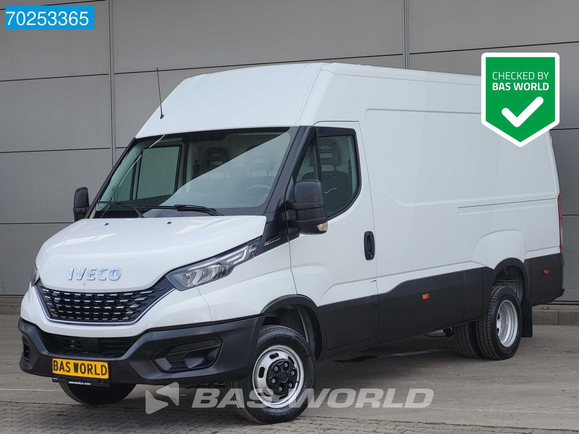 Iveco Daily 35C18 3.0 180PK Automaat Camera 3500KG Trekhaak Airco Cruise LED Airco Cruise control