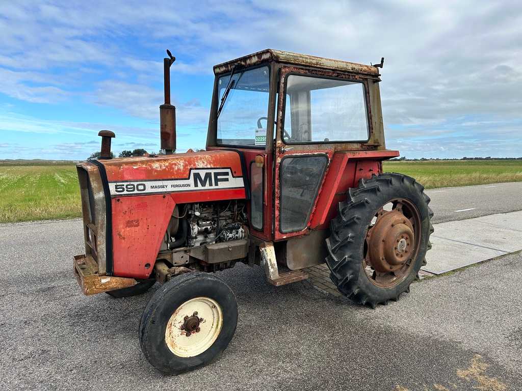 Massey Ferguson 590