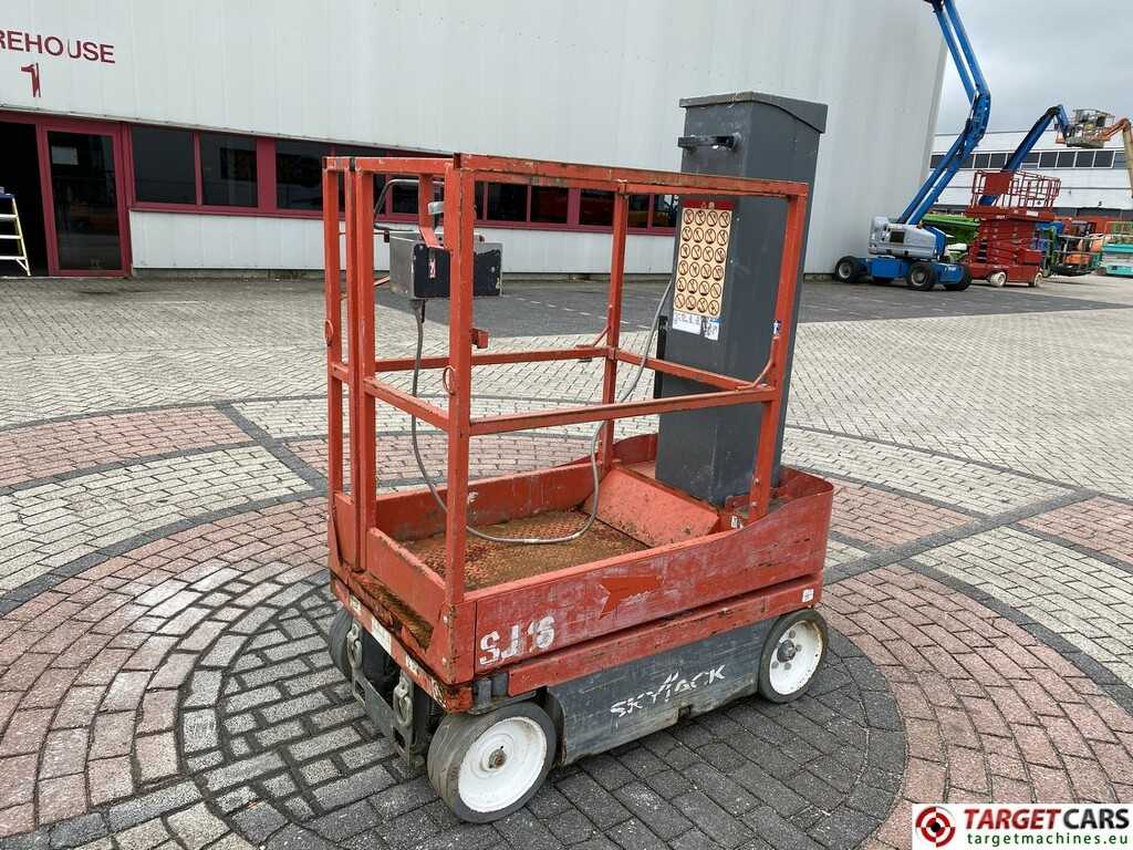 SkyJack SJ16 Electric Vertical Mast Work Lift 675cm