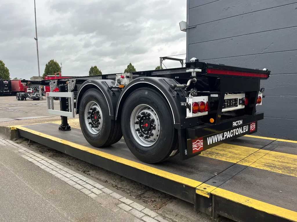 Pacton 20ft. containerchassis | Geschoopeerd | Schijfremmen