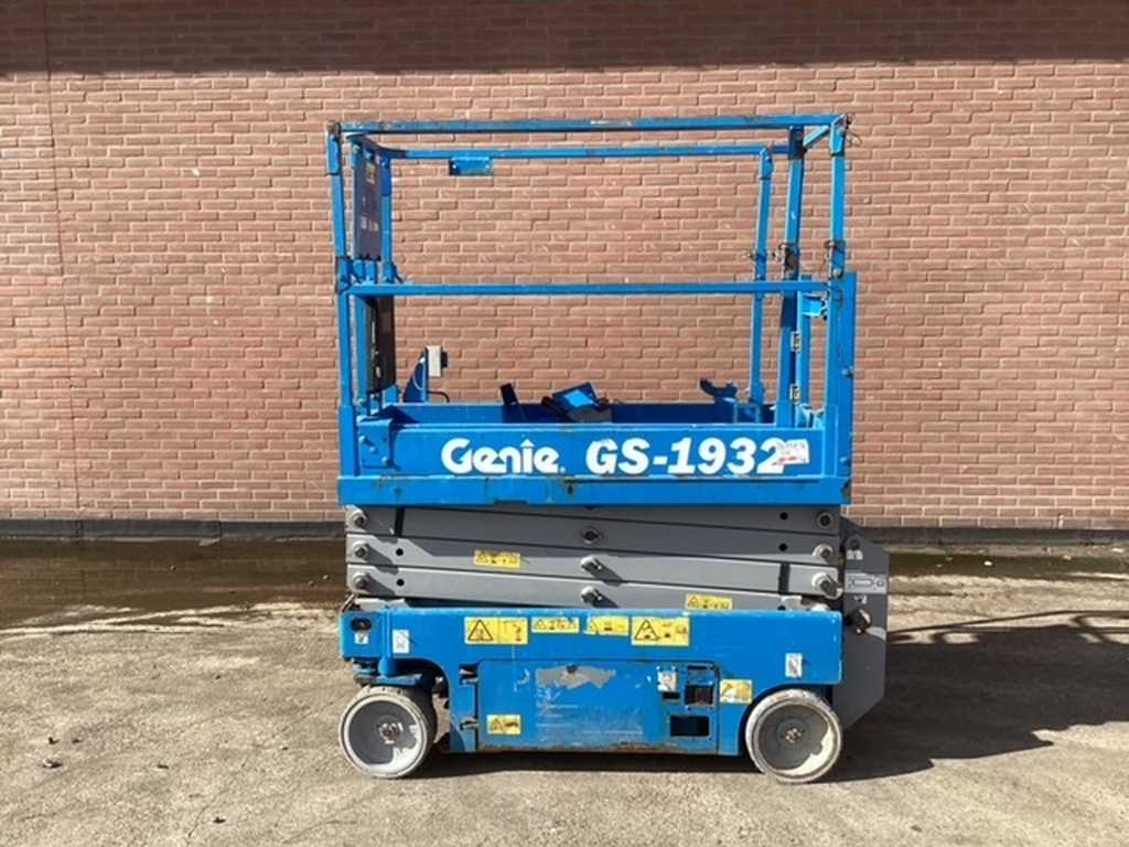 Schaarhoogwerker Genie GS1932 ( nieuwe batterijen)