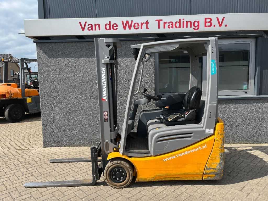 Jungheinrich Heftruck Jungheinrich EFG216K Triplo 470 Freelift/Sideshift keuring 12-2025