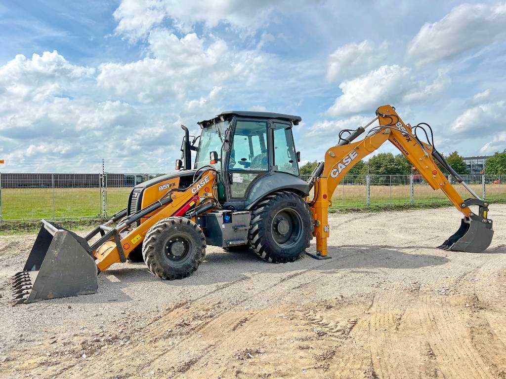 CASE 851FX Plus 4WD - New / Unused / Telescopic