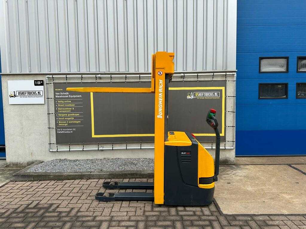VS-21848 Elektrische Triplex stapelaar Jungheinrich EJC16 4.600mm