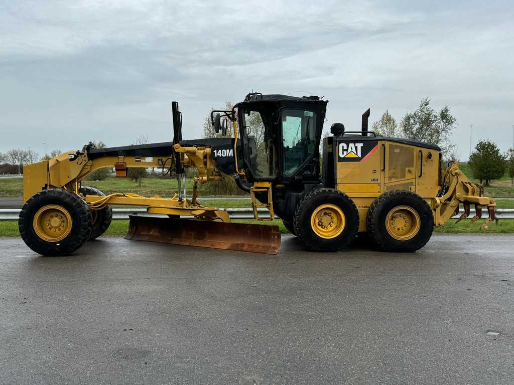 Caterpillar 140M