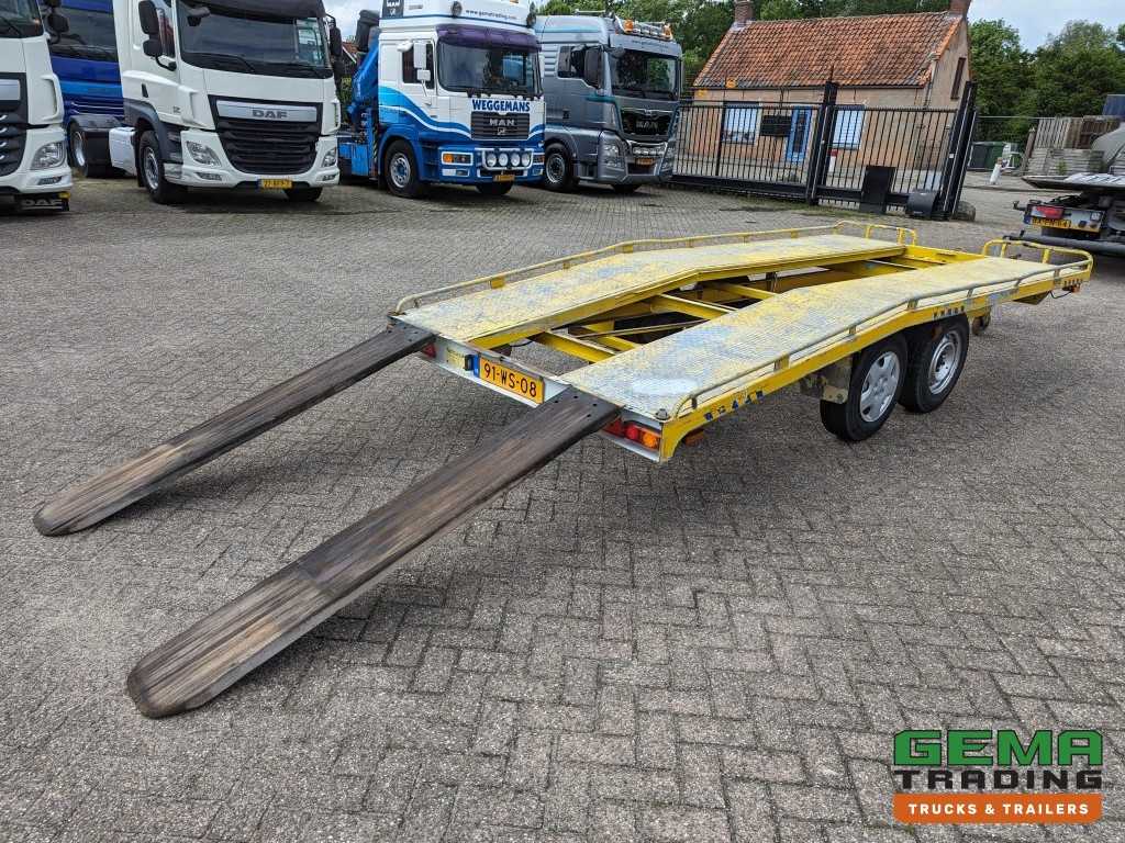 Witteveen Witteveen R2028 Oprij Aanhanger Auto Ambulance - Oprijplanken - Reservewiel (O1897) 3100