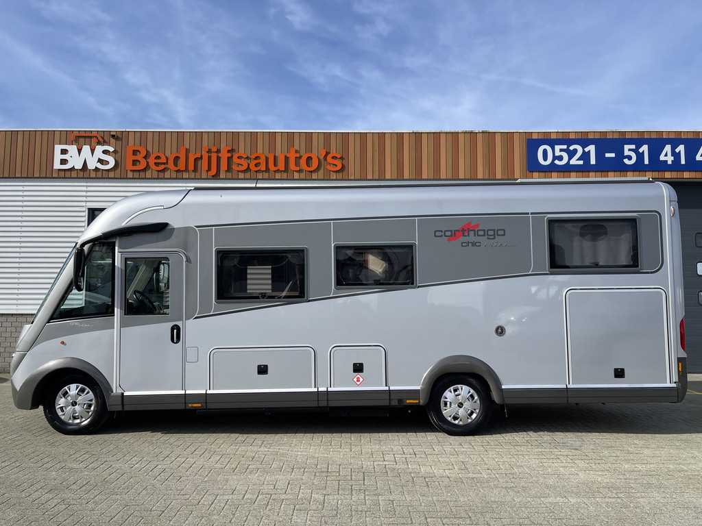 Carthago Chic e-line / Fiat Ducato 3.0 L 177pk automaat / groot rijbewijs / 4 zitplekken / 2 lengte bedden slaapplaatsen / leer / grote luifel / garage