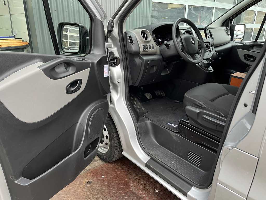 Renault Trafic 1.6 dCi T29 L2H1 DC Marge Btw /Bpm vrij Airco Cruise controle Navigatie Dubbele cabine 1e eigenaar Euro 6 Ex overheids auto Lange wielbasis Geen btw meer betalen