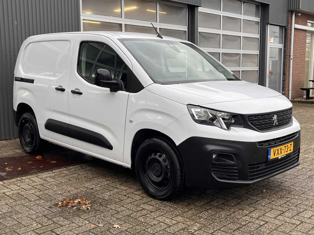 Peugeot Partner 1.5 BlueHDi Airco Cruise controle Trekhaak 1000kg trekgewicht Parkeerhulp achter en voor Camera Schuifdeur Telefoonverbinding Multimedia Android Apple carplay 2-Persoons 1e eigenaar  Euro 6