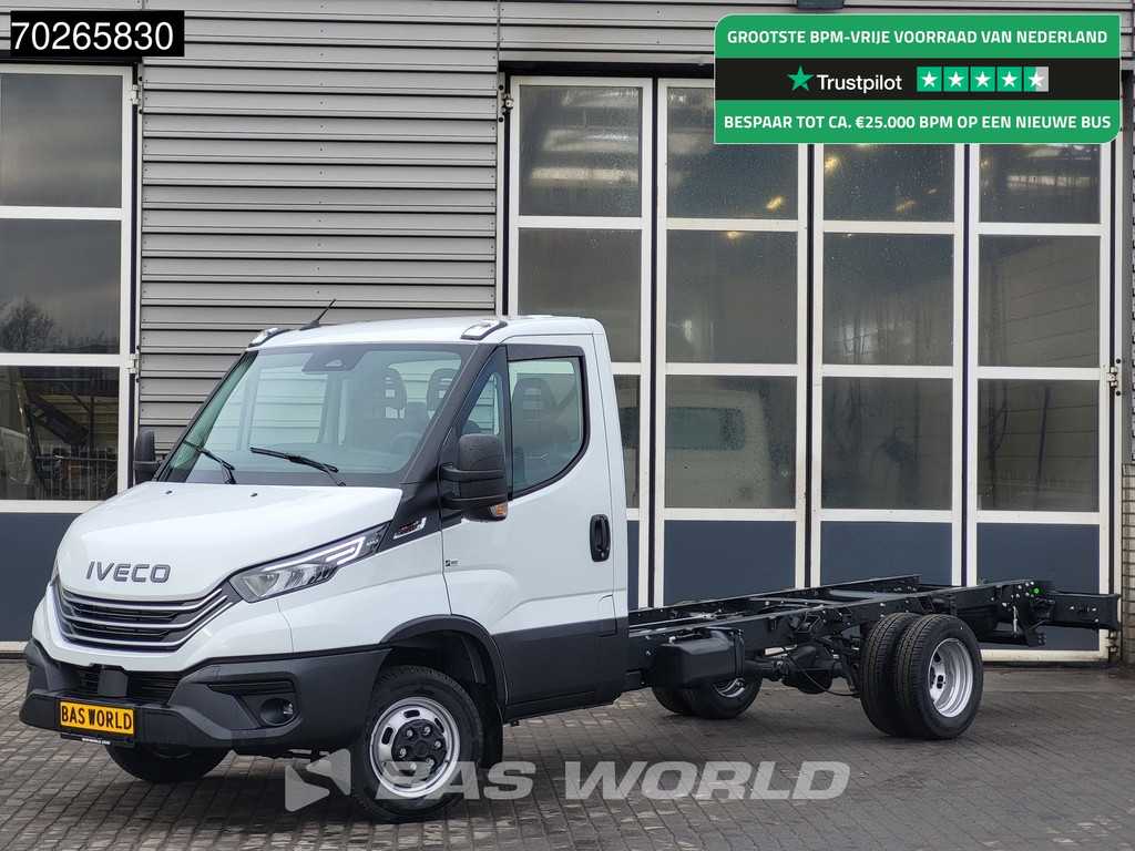 Iveco Daily 35C18 3.0L Automaat Dubbellucht 2025 model 410WB Trekhaak ACC LED Camera Airco Chassis Cabine Fahrgestell Airco Trekhaak
