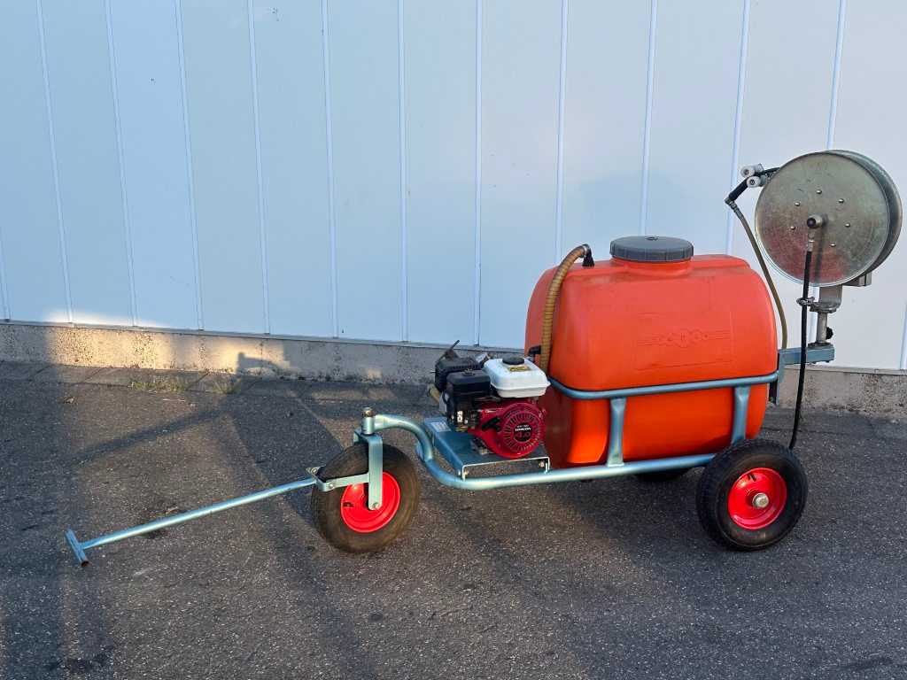 Empas 30-30-200B spuitwagen 200 liter met benzinemotor en haspel