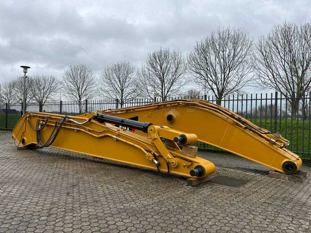 CAT 352 | 349 Long Reach 17 mtr and 20 mtr reach stock