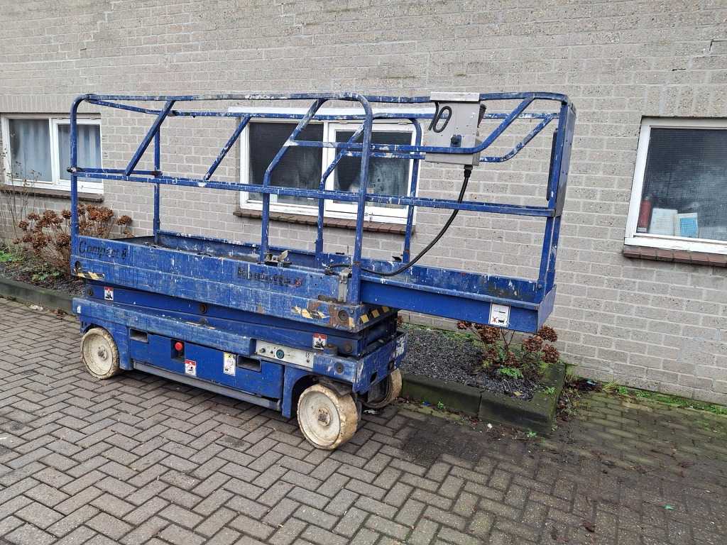 2x Haulotte Compact 8 Hoogwerker schaarlift 8,25 m