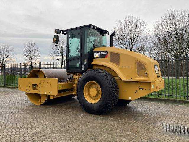 Cat CS66 roller demo with only 1050 hours