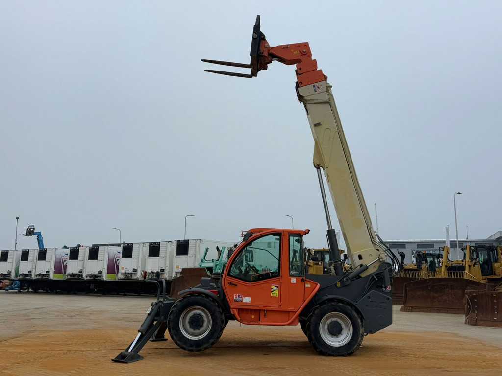 JLG 4017