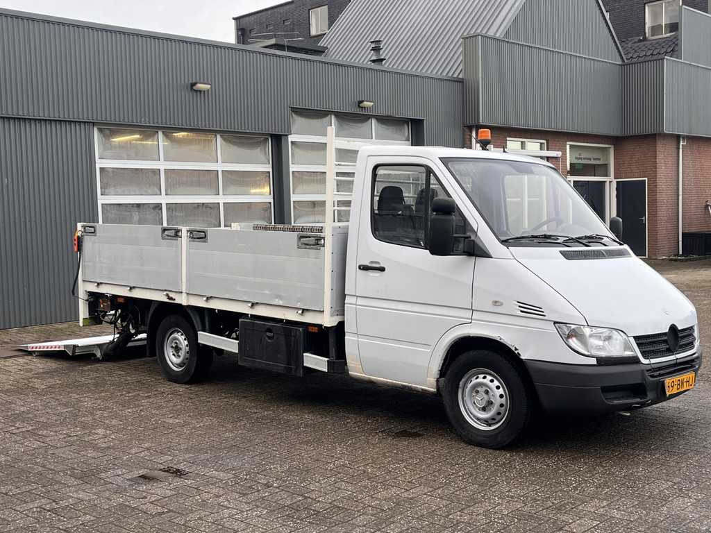 Mercedes-Benz Sprinter 408 2.2 CDI Open laadbak Pick-up Laadklep Dhollandia Trekhaak 2800 trekgewicht 3-Persoons Euro 3 P-up Afstandsbediening laadklep