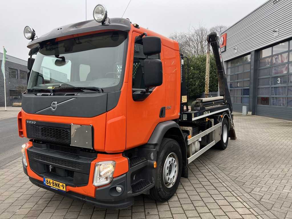 Volvo FE 350 / HYVA 14TON/ SLAAPCABINE / AIRCO / STANDKACHEL/ PA1017