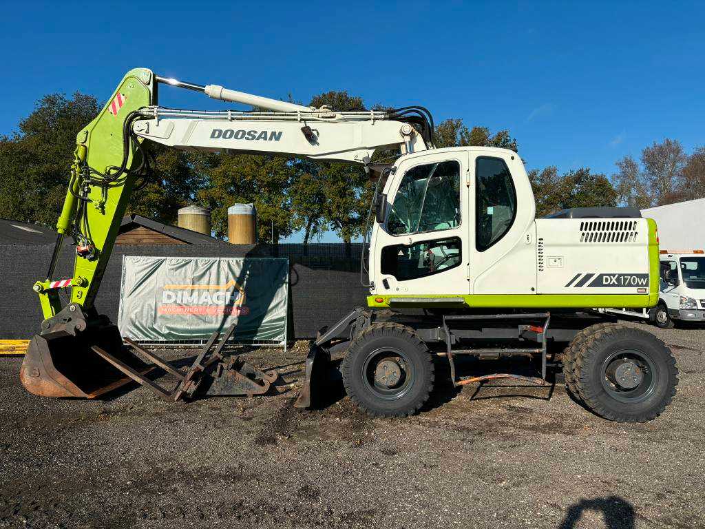 Doosan DX170 ( DX140 DX160 ) triple, quick hitch NL mach