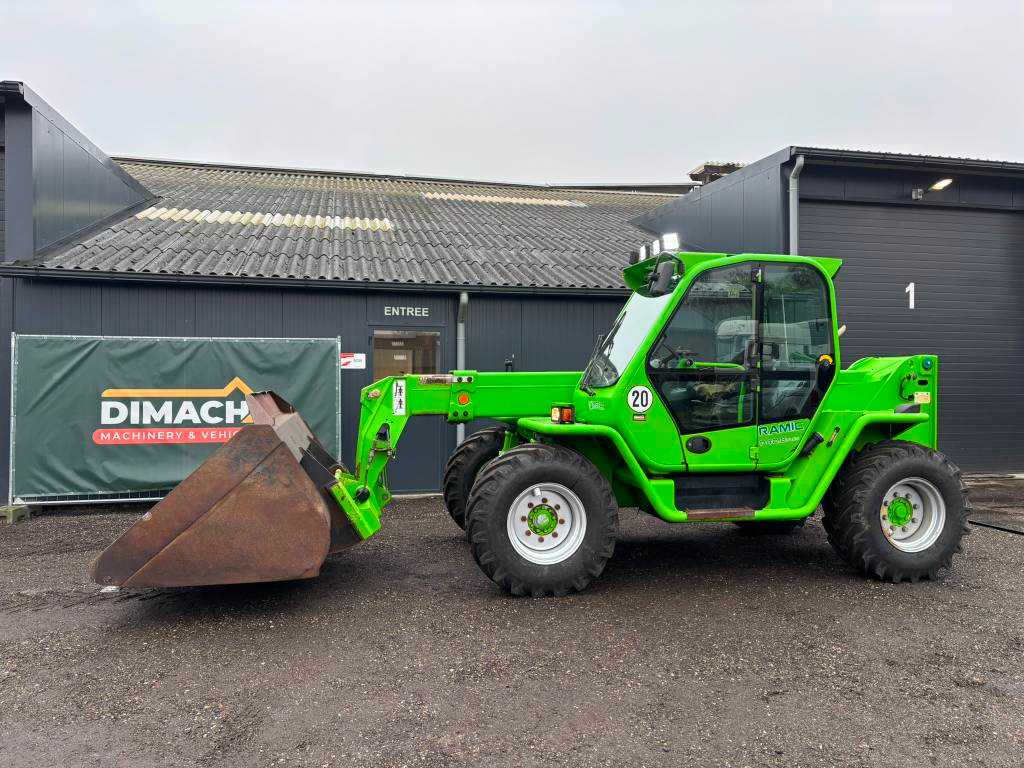 Merlo P40.8 plus volumebak nieuwe banden!