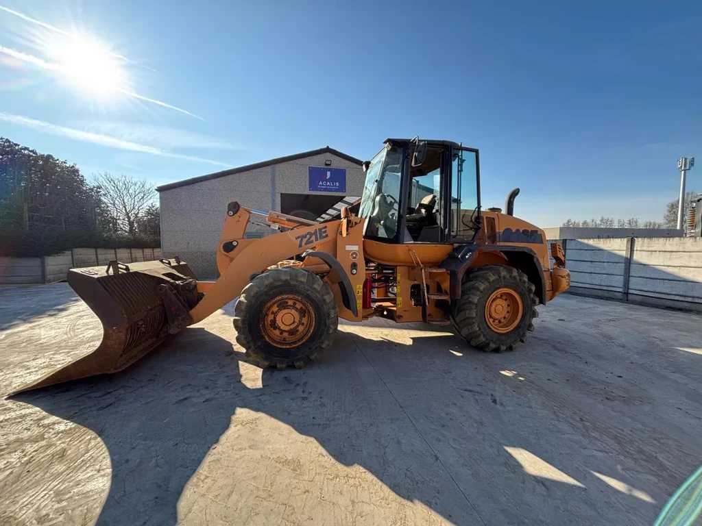 Case 721E