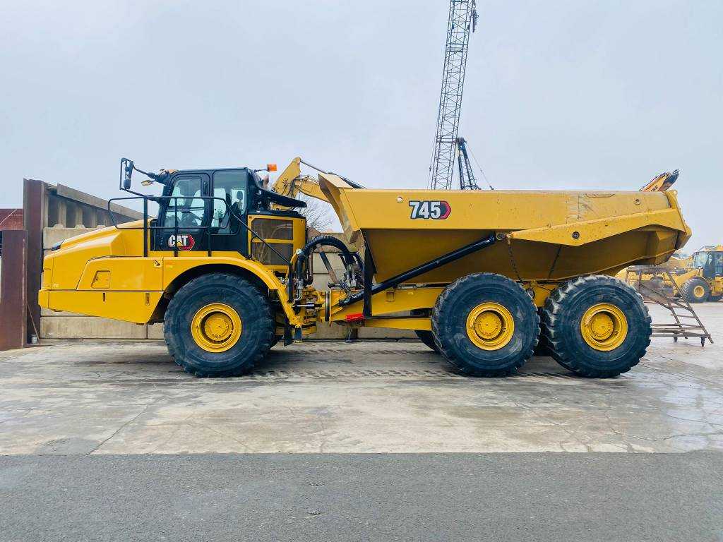 CAT 745