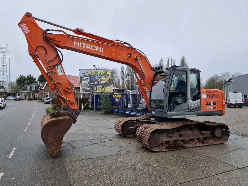 Hitachi ZX160LC-3 met zeer net rijwerk