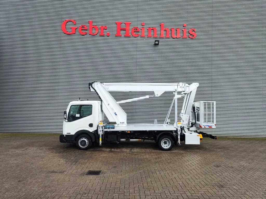 Multitel MJ201 Nissan Cabstar 35.12 NT400