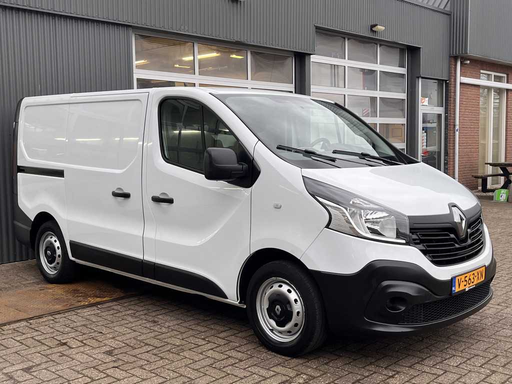 Renault Trafic 1.6 dCi T29 L1H1 Airco Cruise control Ladekasten Kastinrichting Trekhaak 2000kg trekgewicht Bluetooth telefoon voorbereiding Navigatiesysteem Schuifdeur 2-Persoons 1e eigenaar Euro 6