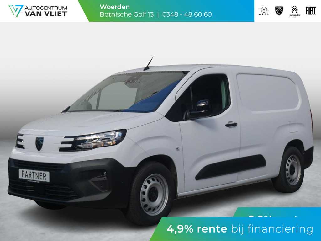 Peugeot e-Partner L2 50 kWh | 2,9% rente | navi incl. Apple Carplay | 2x camera | 3-zitter | betimmering | parkeersensoren voor/achter | rijklaarprijs
