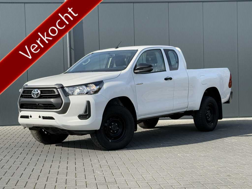 Toyota HiLux 2.4 D-4D XTRA CAB / !! NIEUW !! BPM VRIJ / 4x4 / AIRCO / CRUISE / 3500 KG TREKGEWICHT